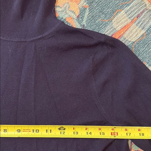 Like new 100% merino shrunken wool turtleneck J. Crew Navy Sweater S - Picture 4 of 6